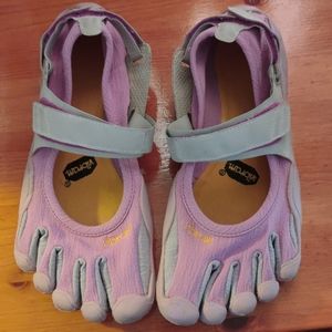 Vibram Five Fingers KSO Size 40 Shoes Pink
